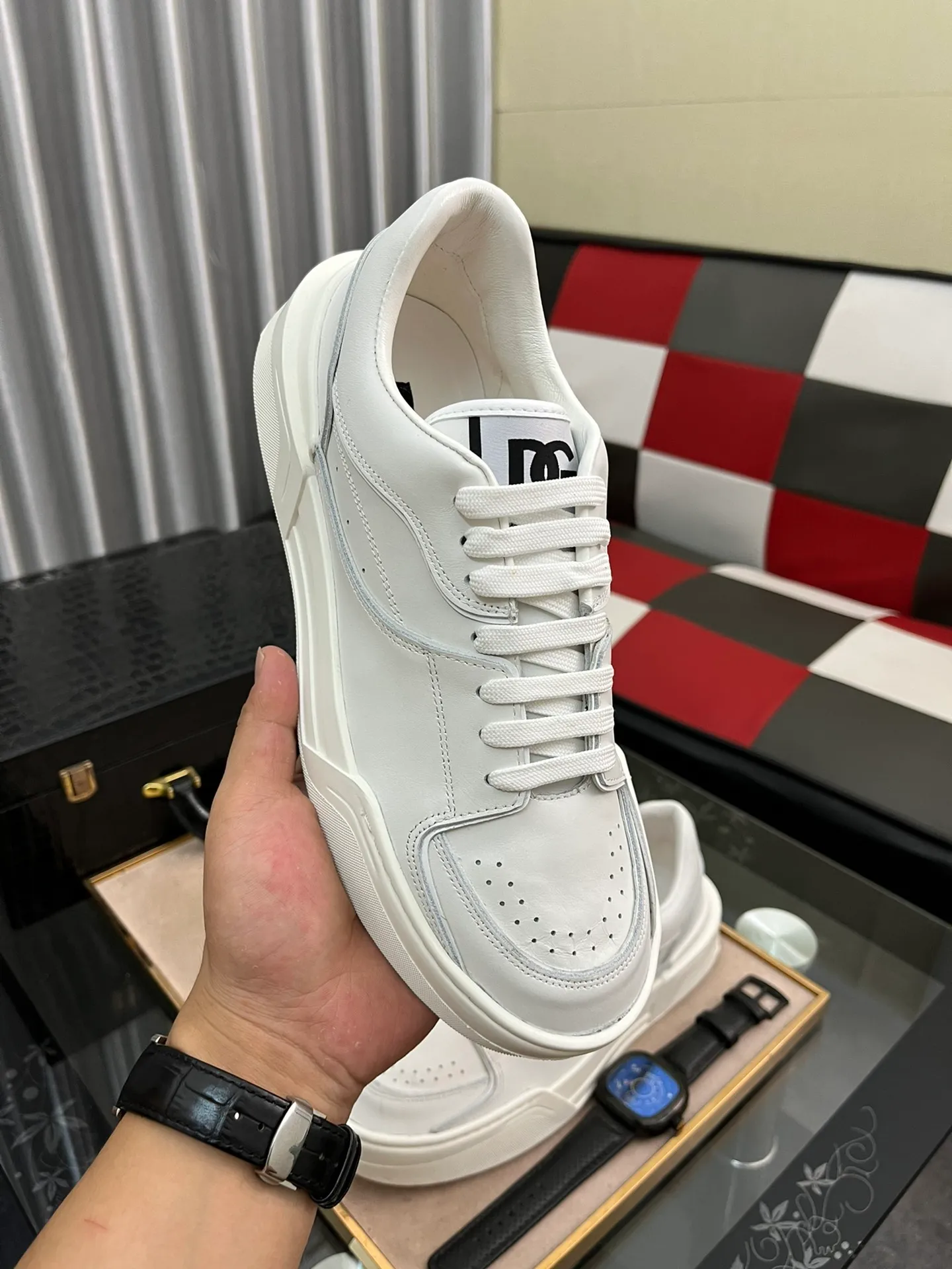 Men's shoes 💰480⌚️⌚️【DG～】Men's casual shoes are on sale simultaneously in 2022z cabinets 🔷Multiple colors🔜Handmade upper with graffiti fabric ➕Genuine leather lining, comfortable and breathable, sole: original comfortable handmade graffiti wear-resistant outsole, ⚠️real thing📱photography🎬the real thing is better. Code number 38-445⃣️Color optional